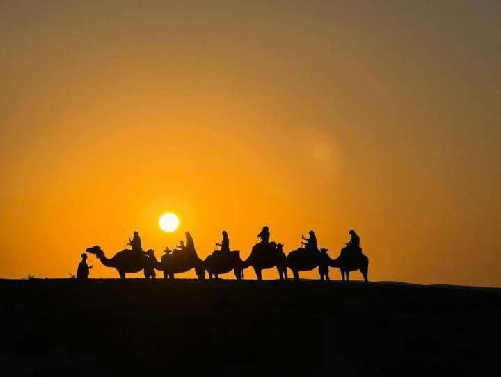 Bivouac Camel Trips Hotell Merzouga Eksteriør bilde