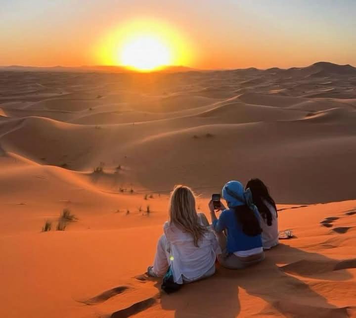 Bivouac Camel Trips Hotell Merzouga Eksteriør bilde