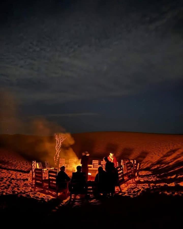 Bivouac Camel Trips Hotell Merzouga Eksteriør bilde